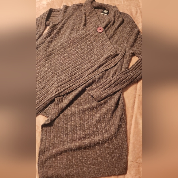 Bobeau Taupe Draped Women's Sweater Size Small - Picture 6 of 11